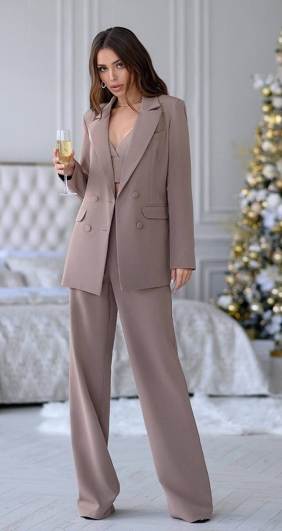 Aggregate more than 147 ladies grey suit latest