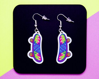 Boucles d'oreilles pendantes skateboard multicolores | Bijoux de fille de patineur rétro des années 90 | Accessoire de mode Y2K