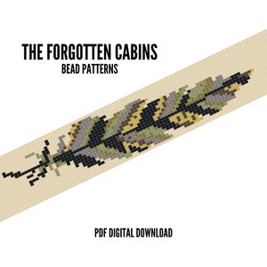 Może przedstawiać: Cyfrowy wzór koralikowy z motywem pióra w odcieniach zieleni, czerni i beżu. Tekst "THE FORGOTTEN CABINS BEAD PATTERNS" znajduje się na górze, a "PDF DIGITAL DOWNLOAD" na dole. Pióro wykonane jest z małych, kolorowych koralików.