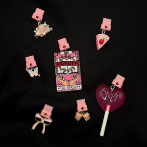 pink kindle dust plug charm, usb-c dust plug, ereader accessories, kindle charm, kobo charm, pink charm, usb-c port plug