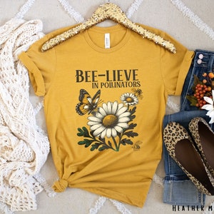 Bee Shirt Botanical Insect Shirt Floral Butter Shirt Gift for Gardener Daisy Shirt