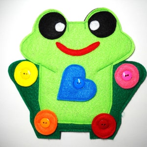 Felt Frog: Learn to Button with Removable Colored Shapes / Quiet-time  Game