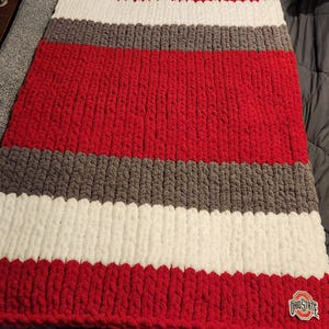 Custom team chunky knit throw blanket - handmade - Ohio State image 7
