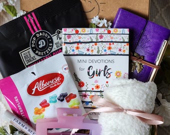 Tween Girl Gift Box: Christian Devotional, Journal, Snacks and More!