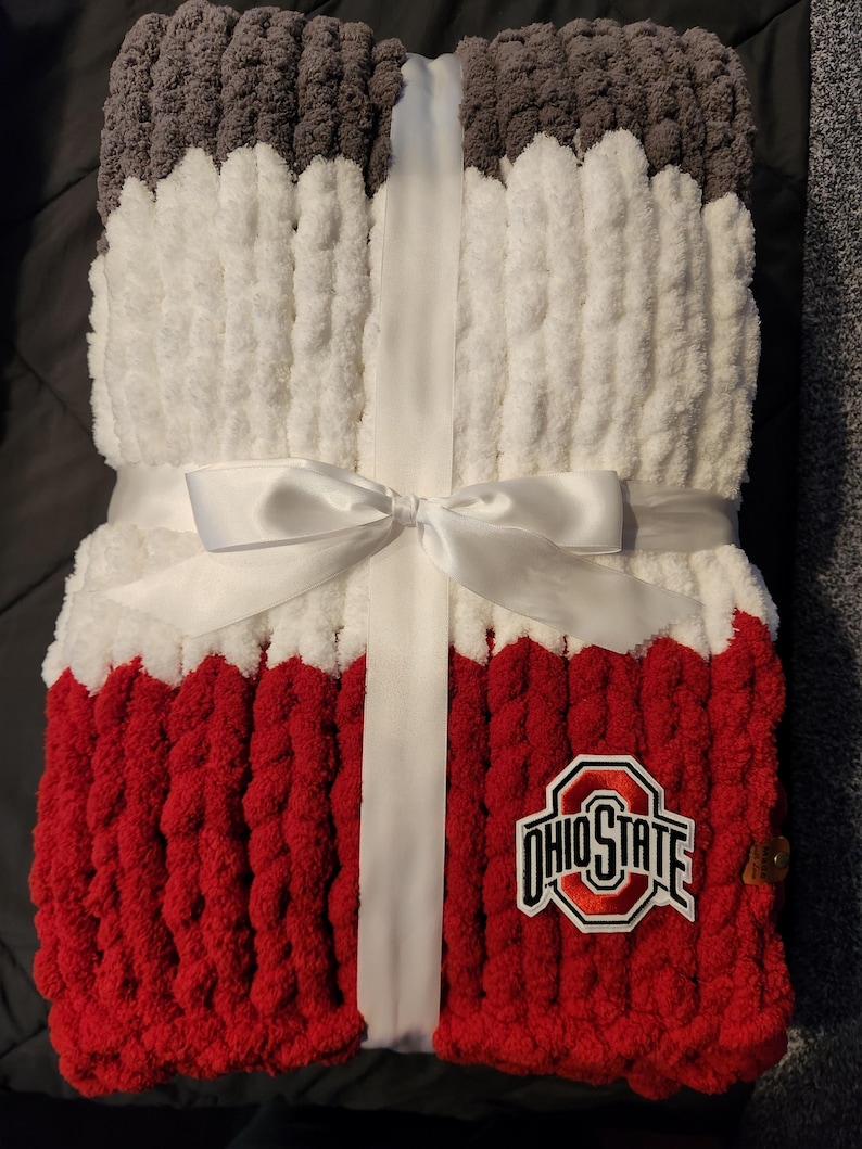 Custom team chunky knit throw blanket - handmade - Ohio State image 8