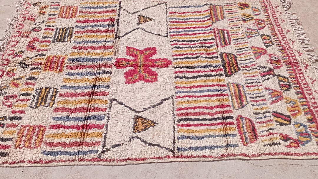 Vintage Amazigh Rug Traditional Moroccan Berber Floor Covering, Exotic ...