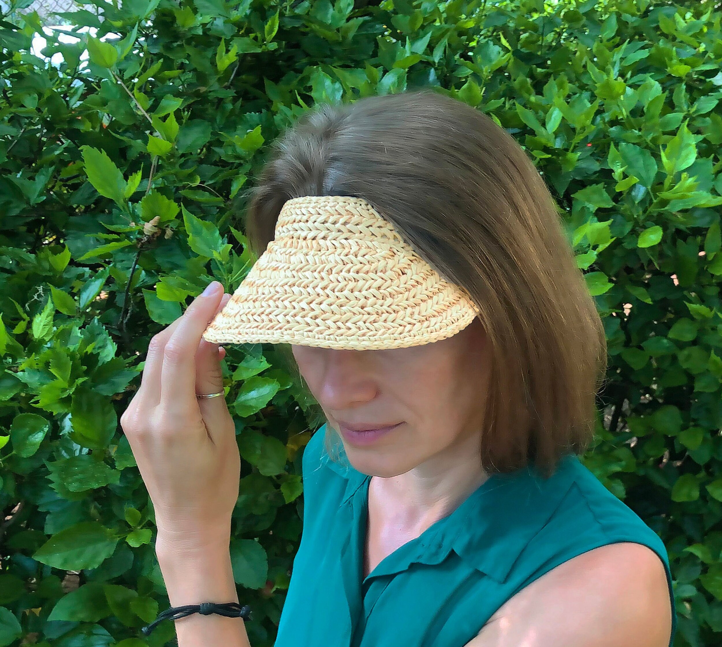 Crochet Raffia Straw Sun Visor Pattern | Summer Sun Hat With  display picture 3