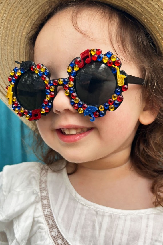 Shop 100% UV Protection Sunglasses for Kids at Best Price Online | Titan  Eye+