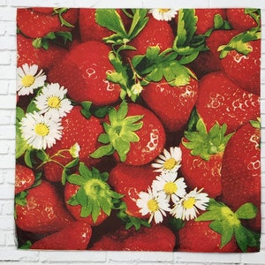 Tovaglioli di carta per decoupage, cardmaking, tecnica mista, fragole