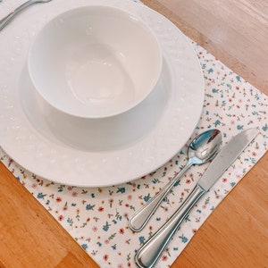 Scattered Floral Placemats (Set of 4)