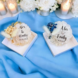 ENGRAVED Floral Wedding Magnet Favors, Custom Design Resin Gifts for Guests, Personalized Fridge Magnet, Boxed Epoxy Magnet, Save the Date