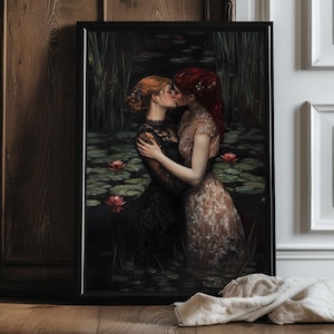 Gothic Lesbian Romance Wall Art – Dark Fairycore Kiss Print, Moody WLW Lovers Painting, Queer Love Aesthetic Decor Gift afbeelding 2