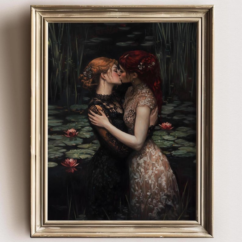 Gothic Lesbian Romance Wall Art – Dark Fairycore Kiss Print, Moody WLW Lovers Painting, Queer Love Aesthetic Decor Gift afbeelding 1