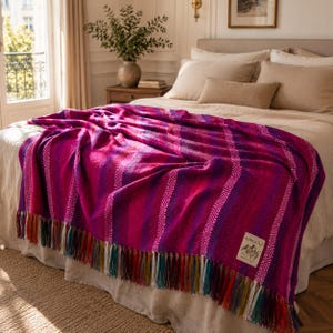 Alpaca Peru Throw 190x140 cm – Sofa Blanket & Bedspread – Sumaq purple