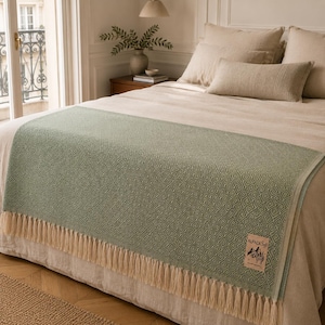 Salbeigrüne Alpaka-Tagesdecke aus Peru – Schicke, leichte Decke 190 x 140 cm – Hochwertige Boho-Tagesdecke – Grüne Tagesdecke