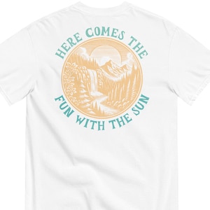 Here Comes the Fun With The Sun T-Shirt – Boho Nature Shirt for Outdoors, Vintage Sun Graphic Tee for Women, Retro Summer Beach Tee