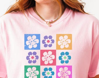 Retro Checkered Smiley Flower Comfort Colors T-Shirt: Boho Oversized Floral Tee