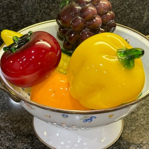 Vintage white enamel Colander with 6 pieces of glass Fruit and Vegetables