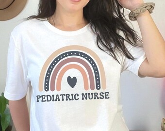 Tee-shirt arc-en-ciel pour infirmière pédiatrique - T-shirt à manches longues - Cadeau pour infirmière, étudiante diplômée en sciences infirmières