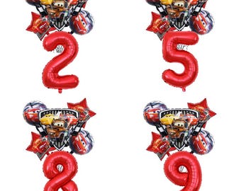 Puede incluir: Globos rojos con forma de los números 2, 5, 8 y 9. Cada número va acompañado de un grupo de globos con temática de coches, incluyendo globos con forma de estrella y redondos con personajes de la película Cars.