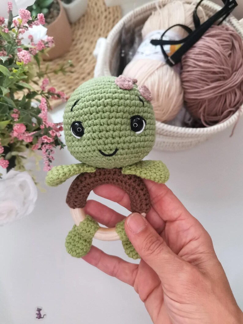 Crochet turtle rattle pattern | Make your own baby rattle | Easy crochet pattern | Crochet turtle | Amigurumi baby rattle pattern