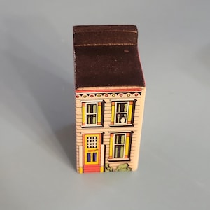 WADE  white   painted lady&#39;s  house