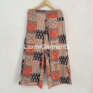 Pantalon large en coton beige et rouille imprimé patchwork | Pantalon palazzo en coton coupe décontractée à imprimé bohème