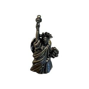 Vintage 3D Statue of Liberty Silver Metal Lapel Pin