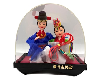Muñecas de boda tradicionales coreanas antiguas en estuche: muñecas hanbok