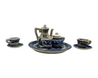 Vintage Miniature Blue Willow Porcelain Tea Set – Dollhouse – Collectible