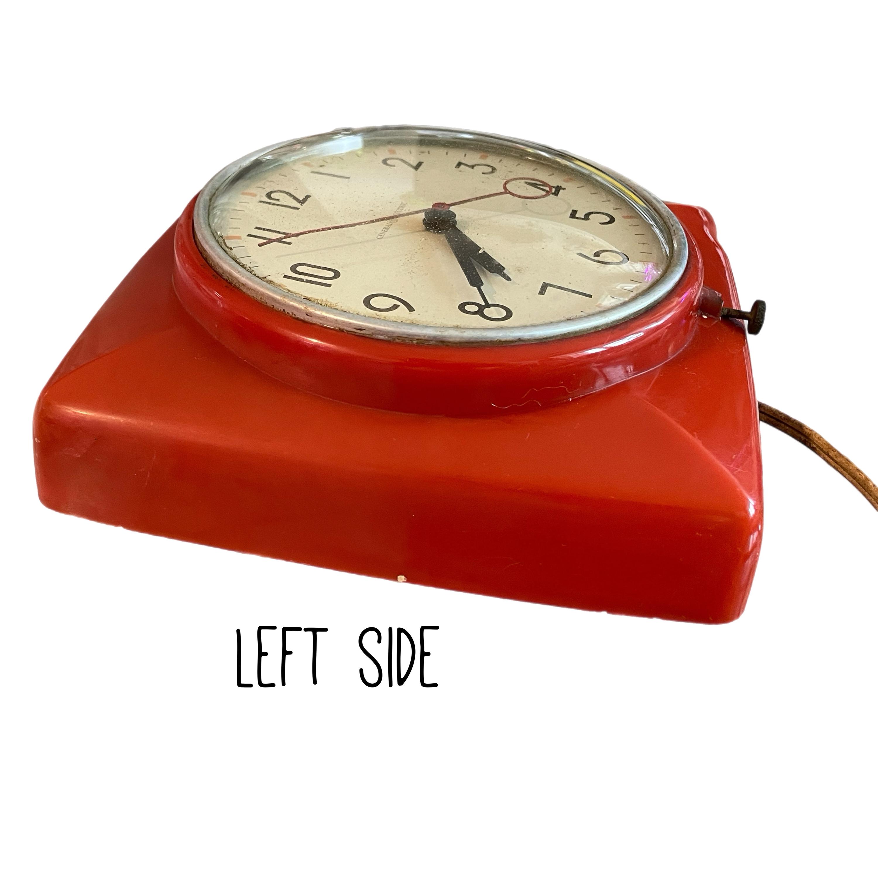 50年代ゼネラル・エレクトリック製ヴィンテージ動作式レッド壁掛け時計