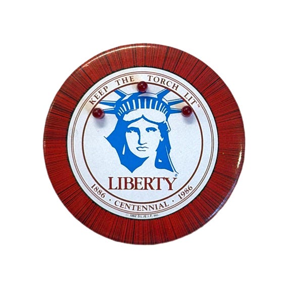 Vintage Statue of Liberty 1886-1986 Centennial Keep The Torch Lit Light-Up Button Pin – Red – Collectible – Commemorative