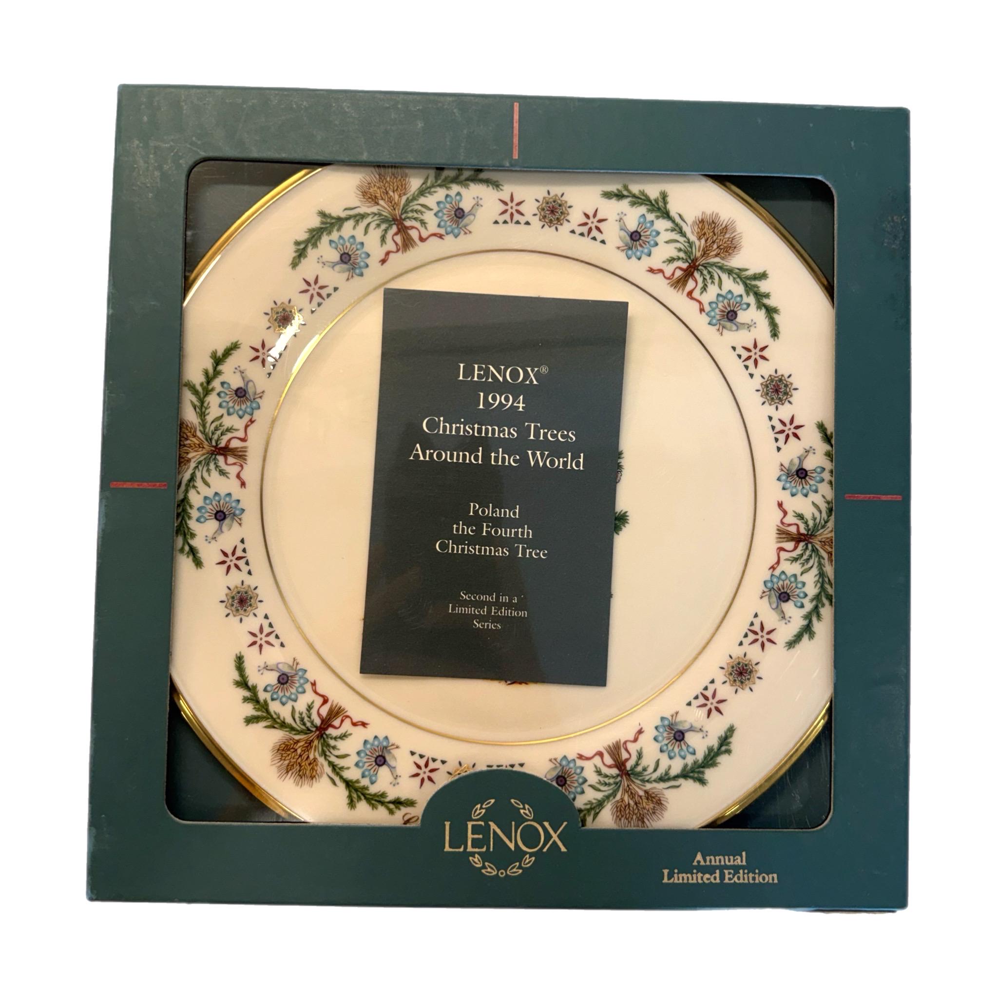 Vintage 1994 Lenox 10.75” Christmas Trees Around the World