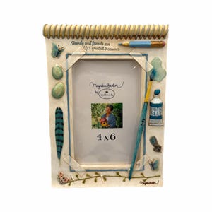 Vintage Hallmark Marjolein Bastin “Family & Friends” Picture Frame – 4x6-Inch Photo