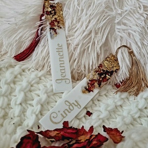 Personalisierbares Lesezeichen &quot;Golden Rose&quot; aus Epoxidharz