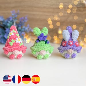 Puede incluir: Un juego de tres tazas de cerámica con un acabado moteado y mate. Las tazas son de color crema, gris claro y gris oscuro. Cada taza tiene un diseño simple y minimalista.