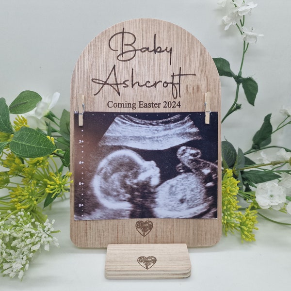 Schwangerschaftansage | Due Date Plakette aus Holz mit Gravur Baby Scan Rahmen | Social Media Photo Prop Disc | Schwangerschaft Geschenk | Personalisiert