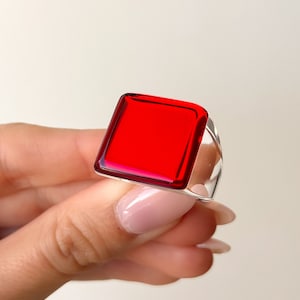 Grande anel vermelho colorido em estilo contemporâneo para mulheres, peça única e moderna do designer francês, anel de festa, presente de Natal
