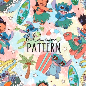 Op de afbeelding: Een kleurrijk naadloos patroon met Stitch en Lilo uit Disney's Lilo & Stitch. Het patroon bevat Stitch die surft, skateboard rijdt en zwemt met een schildpad. Lilo is te zien terwijl ze hula danst. De achtergrond is een tie-dye patroon in tinten roze, blauw en geel.