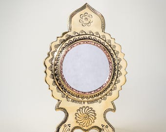 Handcrafted Brass Metal Mirror - Aranmula Kannadi from Kerala, India