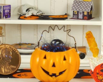 Dollhouse Miniature Halloween Jack-o-Lantern Luminary – 1:12 Scale Trick or Treat Pail