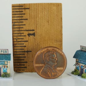 Tiny St. Patrick's Day Glitter House – 1:12 Scale Dollhouse Miniature Decor image 3