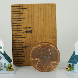 Tiny St. Patrick's Day Glitter House – 1:12 Scale Dollhouse Miniature Decor image 2