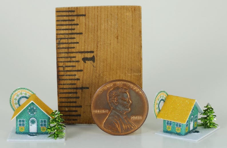 Tiny St. Patrick's Day Glitter House – 1:12 Scale Dollhouse Miniature Decor Lucky House #1