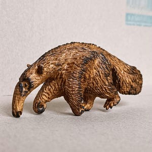 Handgeschnitzte Riesenameisenbär-Figur (Eichenholz)