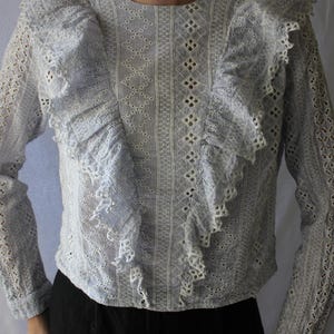 80s Vintage women&#39;s blouse in grey/white, cotton, size M