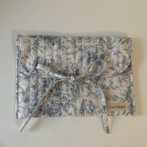 quilted floral laptop case with bow, quilted laptop sleeve, 13 inch, 14 inch, 15 inch, gift for her, unique gift, cute handmade ipad case,