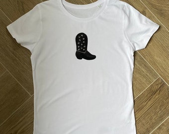 t-shirt brodé, t-shirt personnalisé, t-shirt femme, cadeau pour elle, t-shirt perlé, broderie perlée