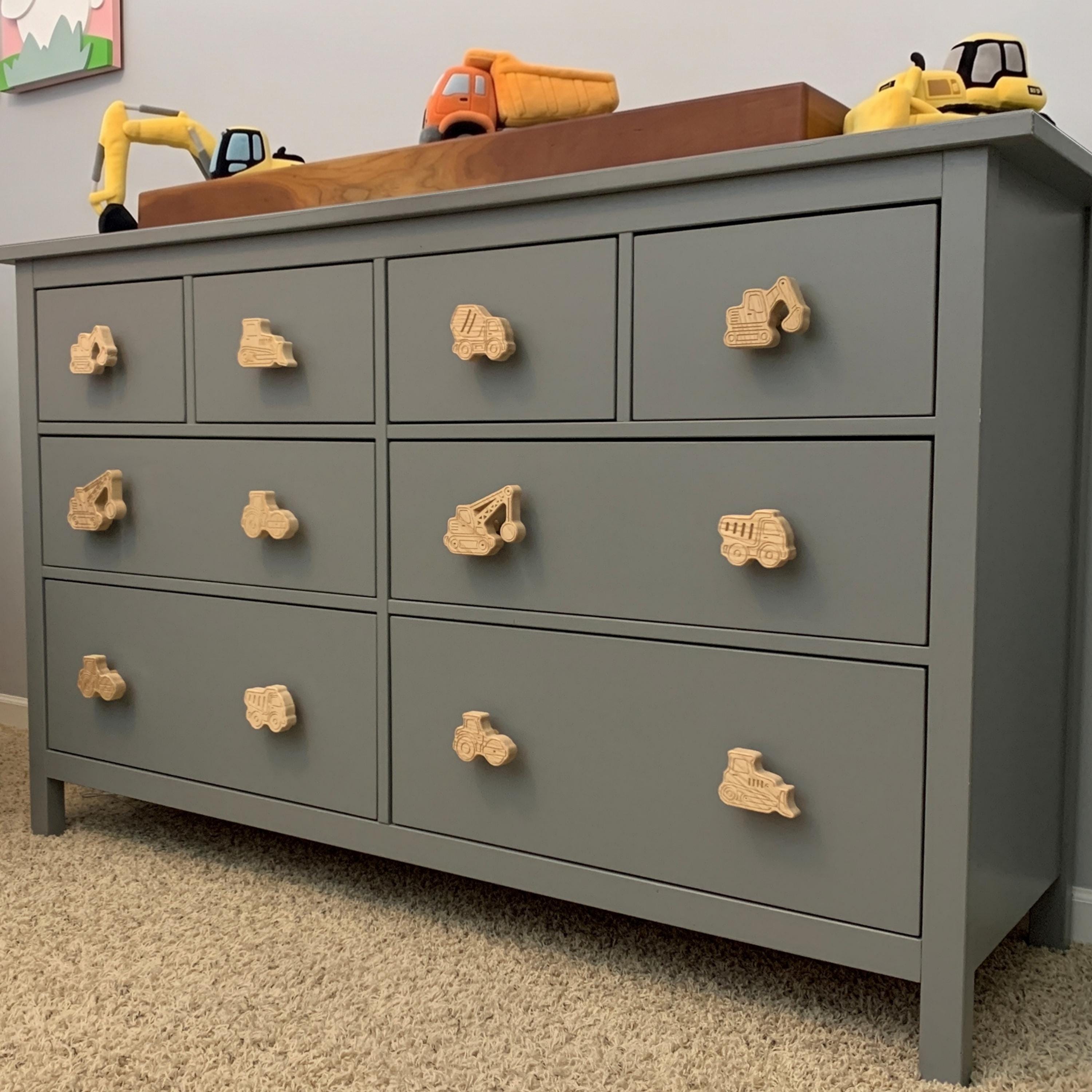 GuoChe 4-Pack Round Cabinet Pulls – Construction Truck Kids Pattern, 1.26 Inch Dresser Drawer Knobs, Matte Zinc Alloy With Screws For Kitchen Farmhouse