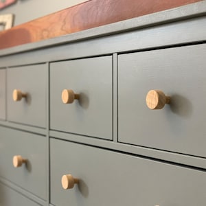 Solid oak round dresser knob. Handmade handle upgrade for nursery, kids room, and nightstand. Perfect fit for Hemnes Dresser. 1.5 inches